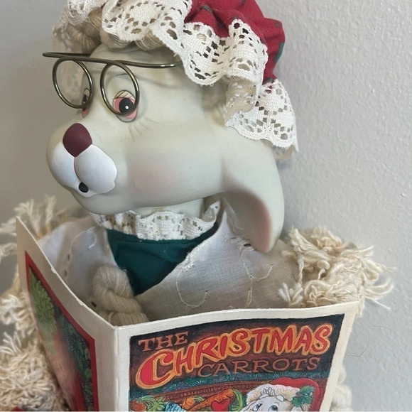 New VINTAGE 1996 House of Lloyd Christmas Around the World Grannie Flo Bunny - Picture 5 of 9